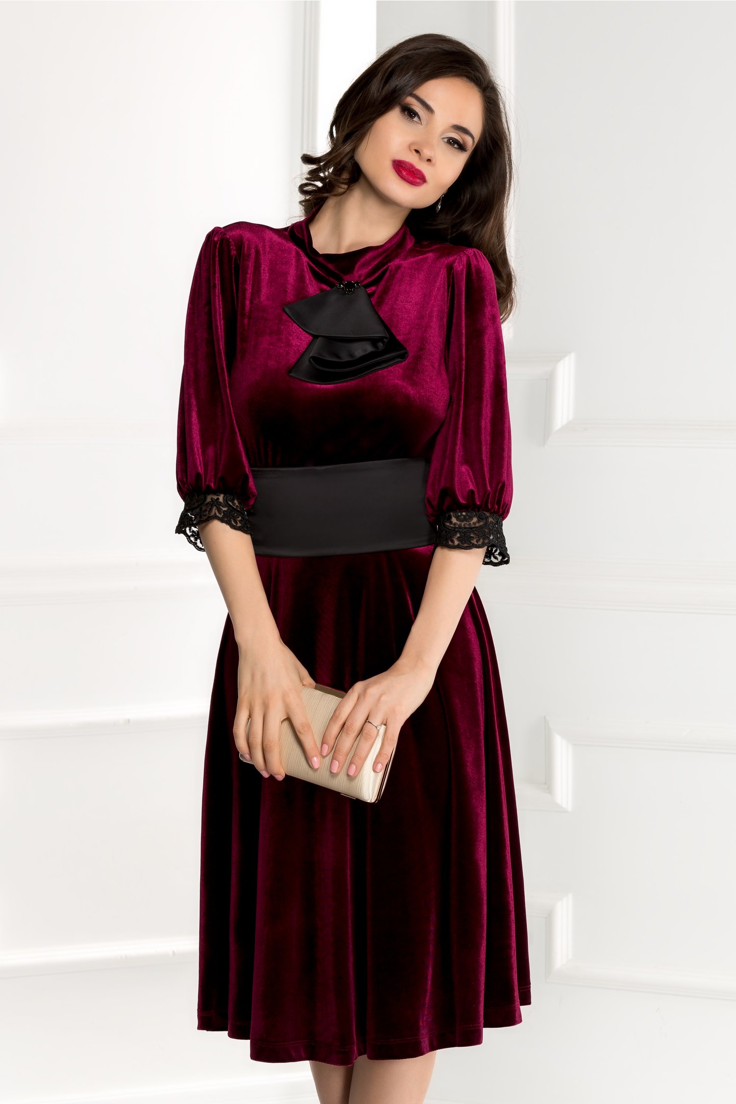 Rochie Elora din catifea bordo cu jabou si cordon detsabil
