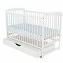 Patut din lemn bebe, 120x60 cm, Cu sertar cu capac, Din lemn de pin si mdf, Stabil si rezistent, Inaltime saltea reglabila pe 3 nivele, Laterala cu 3 bete detasabile, EN716-1, EN716-2, Alb, Babyneeds, Ola + Saltea 10 cm - 5