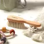 Perie de par, BabyOno, 100% par de capra, Cu forma ergonomica, Pentru imbunatatirea circulatiei sangelui, Din lemn, Fara BPA, 0 luni+, Maro - 6