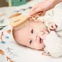 Perie de par, BabyOno, 100% par de capra, Cu forma ergonomica, Pentru imbunatatirea circulatiei sangelui, Din lemn, Fara BPA, 0 luni+, Maro - 7