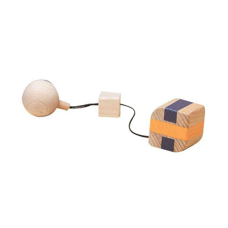 Mobbli - jucarie din lemn corp geometric prisma-frunza, colorat, pentru carusel / centru de activitati,