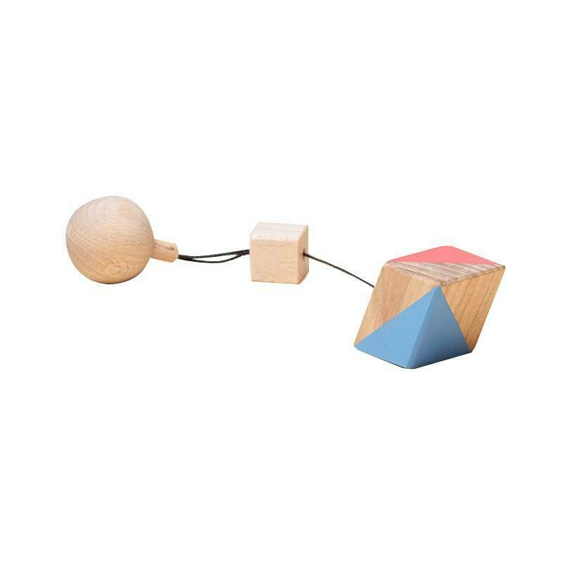 Mobbli - jucarie din lemn corp geometric romboedru, colorat, pentru carusel / centru de activitati,