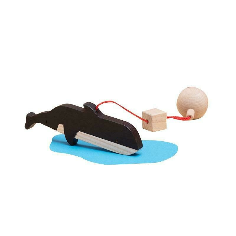 Mobbli - jucarie din lemn orca, natur-negru, pentru carusel / centru de activitati,