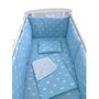 Lenjerie de pat bebelusi 120x60 cm cu aparatori laterale pufoase  cearșaf  păturică dubla și pernuta slim Deseda  Coronite Albastre pe alb - 1