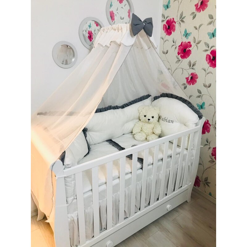 Deseda - lenjerie personalizata cu aparatori super groase baldachin si suport pat 140x70 cm alba cu volanas gri