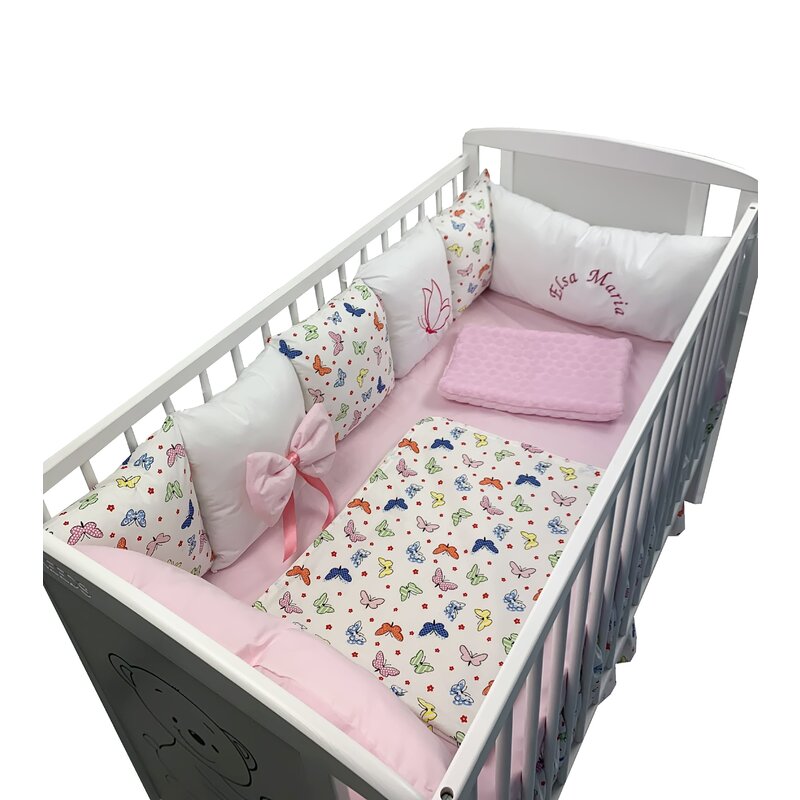 Deseda - lenjerie personalizata patru 120x60 cm cu aparatori din 7 pernute pufoase perna paturica si cearsaf cu volan fluturasi colorati