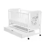 Patut din lemn bebe, 120x60 cm, Cu sertar, Din lemn de pin si mdf, Stabil si rezistent, Inaltime saltea reglabila pe 3 nivele, Laterala cu 3 bete detasabile, EN716-1, EN716-2, Alb, Qmini, Timmi Elephant + Saltea 8 cm - 6