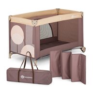 Patut pliant, Petite&Mars, Nyja, 120 x 60 cm, Cu roti, Functie de tarc, Pliere compacta, Include geanta de transport, Intrare laterala cu fermoar, Pereti din plasa, Pana la 15 kg, 0-30 luni, Mocha