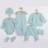 Set 7 piese, New Baby, Include body cu maneca lunga, bluza, pantalonasi cu botosei, salopeta fara maneci, caciulita, manusi, botosei, Marime 56, Din bumbac 100%, I am Blue