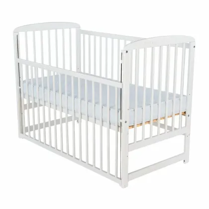 Patut din lemn bebe, 120x60 cm, Cu laterala culisanta, Din lemn de pin, Stabil si rezistent, Inaltime saltea reglabila pe 3 nivele, Laterala cu 3 bete detasabile, EN716-1, EN716-2, Alb, Babyneeds, Ola