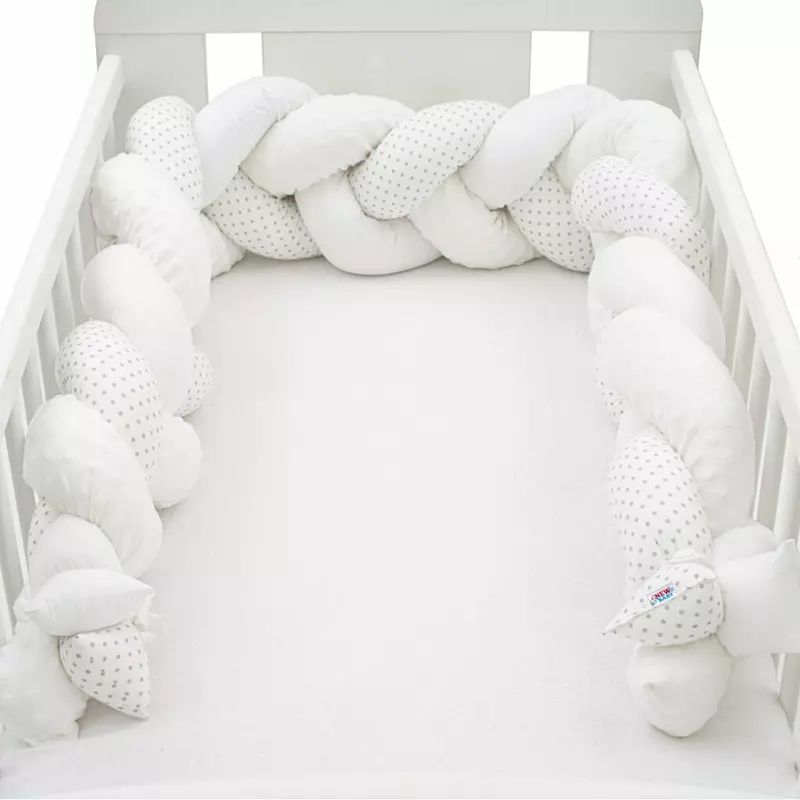 Protectie laterala, New Baby, Pentru patut, Tip Bumper impletit, Din bumbac, Din materiale certificate Oeko Tex Standard 100, Lungime 225 cm, Minky/Dot grey
