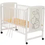 Patut din lemn, 120x60 cm, Cu laterala culisanta, Din lemn de pin si mdf, Stabil si rezistent, Inaltime saltea reglabila pe 3 nivele, Laterala cu 3 bete detasabile, EN716-1, EN716-2, Alb, Qmini, Timmi Heart + Saltea 10 cm - 18