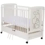 Patut din lemn bebe, 120x60 cm, Cu sertar, Din lemn de pin si mdf, Stabil si rezistent, Inaltime saltea reglabila pe 3 nivele, Laterala cu 3 bete detasabile,  EN716-1, EN716-2, Alb, Qmini, Timmi Heart - 2