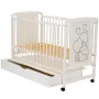 Patut din lemn bebe, 120x60 cm, Cu sertar, Din lemn de pin si mdf, Stabil si rezistent, Inaltime saltea reglabila pe 3 nivele, Laterala cu 3 bete detasabile,  EN716-1, EN716-2, Alb, Qmini, Timmi Heart - 13