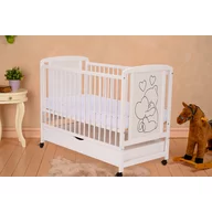 Patut din lemn bebe, 120x60 cm, Cu sertar, Din lemn de pin si mdf, Stabil si rezistent, Inaltime saltea reglabila pe 3 nivele, Laterala cu 3 bete detasabile,  EN716-1, EN716-2, Alb, Qmini, Timmi Heart