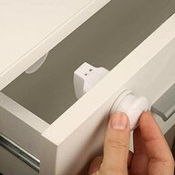 Babyjem - Set 3 sigurante magnetice pentru usi de dulapuri si sertare 