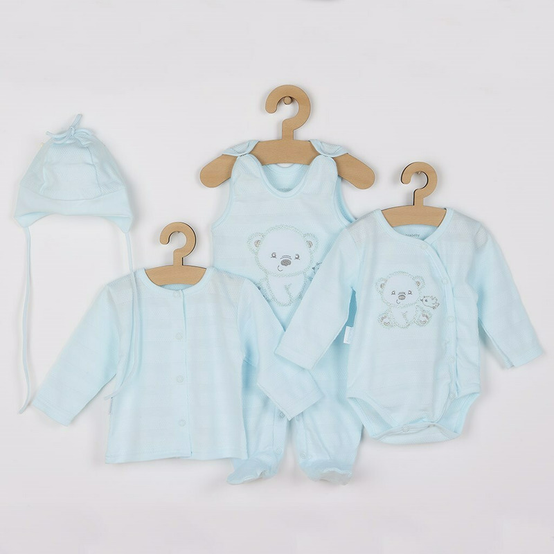 Set 4 piese, New Baby, Include bluza, body cu maneca lunga, salopeta fara maneci, caciulita, Marime 56, Din bumbac 100%, Sweet Bear Blue