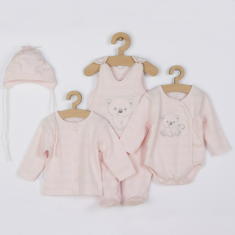 Set 4 piese, New Baby, Include bluza, body cu maneca lunga, salopeta fara maneci, caciulita, Marime 56, Din bumbac 100%, Sweet Bear Pink