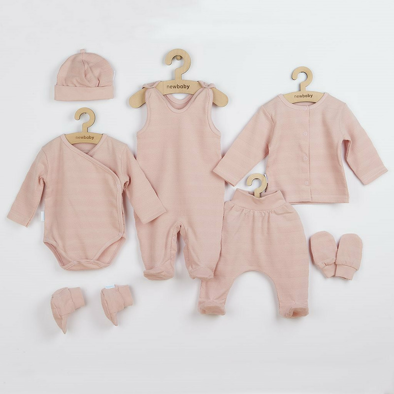 Set 7 piese, New Baby, Include body cu maneca lunga, bluza, pantalonasi cu botosei, salopeta fara maneci, caciulita, manusi, botosei, Marime 56, Din bumbac 100%, I am Pink