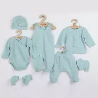 Set 7 piese, New Baby, Include body cu maneca lunga, bluza, pantalonasi cu botosei, salopeta fara maneci, caciulita, manusi, botosei, Marime 56, Din bumbac 100%, I am Blue