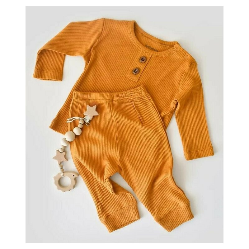 Set bluzita cu maneca lunga si pantaloni lungi din bumbac organic si modal - Mustar BabyCosy (Marime: 6-9 luni)