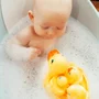 Set de joaca de baie, Playgro, Ratusca cu trei boboci, Fara gauri - 11