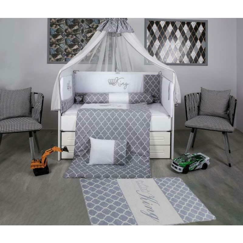 Set Lenjerie MyKids 10 piese King gri-alb cu baldachin 120x60 cm + Covoras Mykids Carpet VP15 160x100 cm