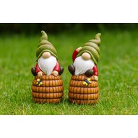 Pitic de gradina pe stup de albine, 2 modele, 17cm x 7.5cm x 10.5cm