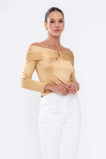 Bluză Caramel cu accesoriu aurie B4531