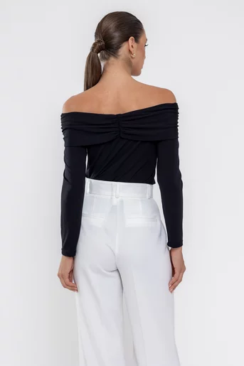 Bluză Caramel cu accesoriu neagră B4531