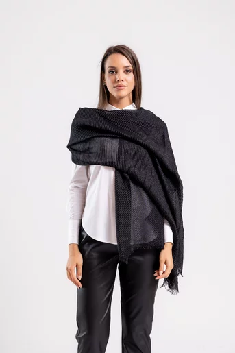 Eșarfă maxi plisată cu fir lucios neagră EKG0908