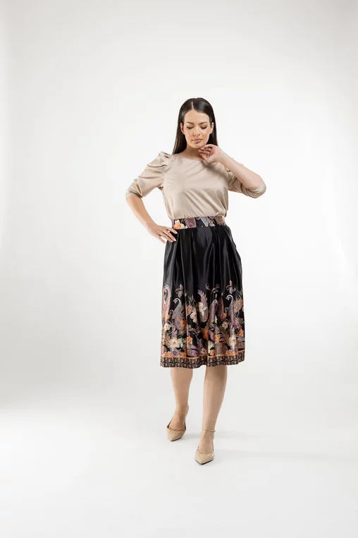 Fustă  midi in pliuri neagră FVA60501 thumbnail picture - 
