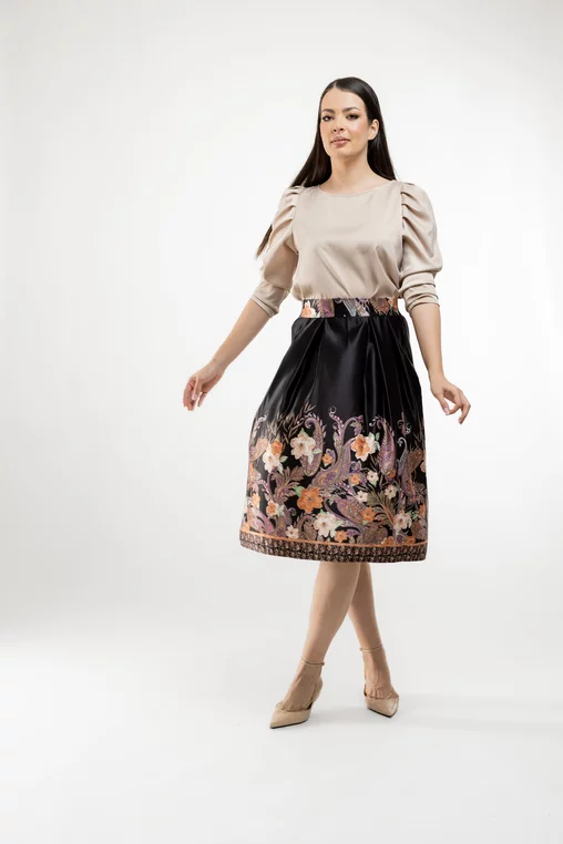 Fustă  midi in pliuri neagră FVA60501 thumbnail picture - 