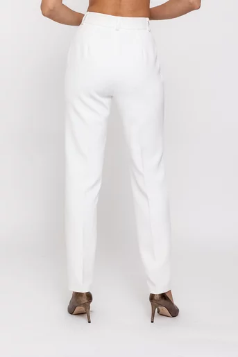 Pantaloni Caramel conic cu un pliu ivory P2505