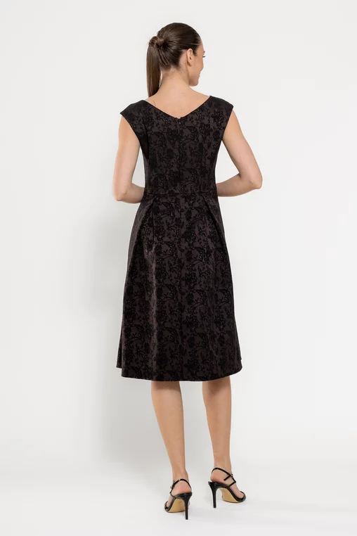 Rochie Caramel elegantă cu floare maro R8534 picture - 2
