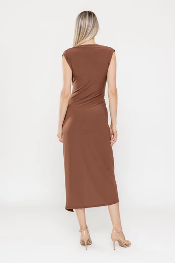 Rochie midi elegantă cu drapaje maro  RLA0518
