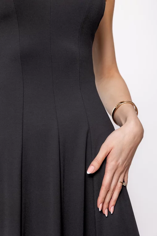 Rochie midi neagră din jerseu, croială în clini R8509 picture - 2