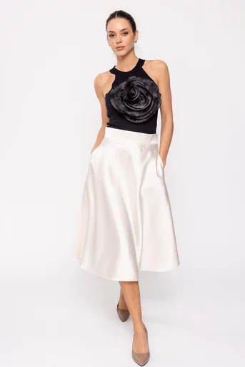 Top elegant cu floare aplicată negru BLAM0220