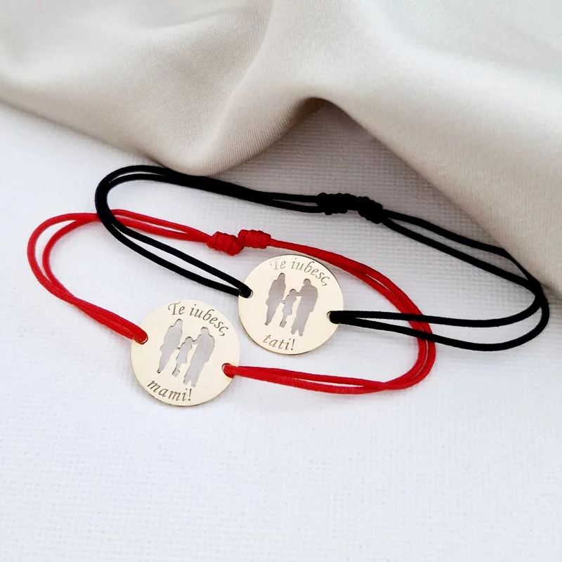 2 db személyre szabott karkötő készlet - Érmék kivágott mintával - Anya, apa és lánya - 14K sárga arany - állítható zsinór