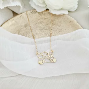 Anya Szívében Nyaklánc - Anya és Fiai Kezdőbetűkkel - 18K Sárga Aranyozott 925 Sterling Ezüst - Körkapocs