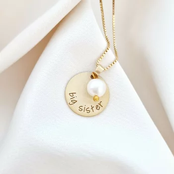 Big Sister Nyaklánc – 18K Sárga Aranyozott 925 Sterling Ezüst és Gyöngycsepp Charm