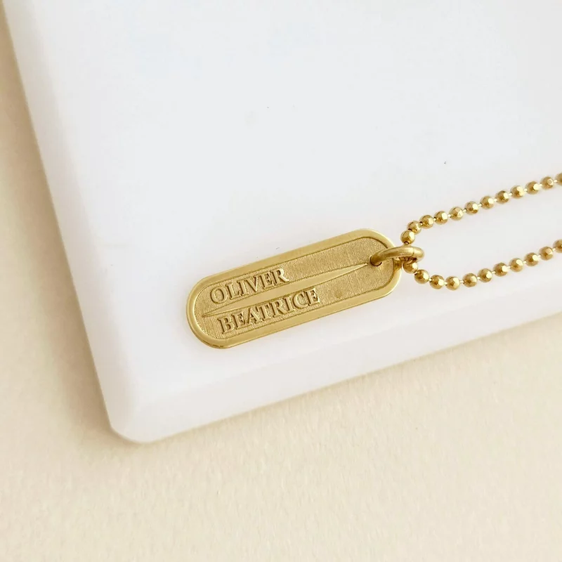 Személyre szabott Férfi Nyaklánc - Vektor - domborított nevek - 925-ös Ezüst 18K Sárgaarany bevonattal