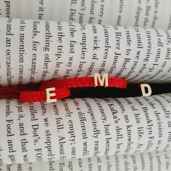 14K Családi Monogram Karkötő Szett makramé zsinórral