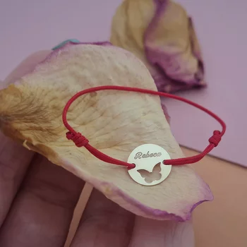 Aranyos Pillangó karkötő - Egyedi 12 mm átmérőjű névvel ellátott érme - 14K sárga arany - Állítható zsinór, többféle színben