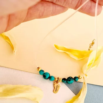 Egyedi lábú choker - 6 türkiz kő és 4 4 mm-es golyó - 925 ezüstözött 18K sárga arannyal - Szilikon lánc karabineres csattal