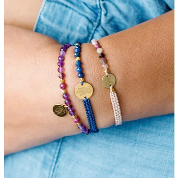 ÉLETERŐ Karkötő - A Hold és a Nap ölelése - 18K Sárga Aranyozott Sterling Ezüst érmével és gömbökkel 2.5 mm - fazettált Rubin és Ametiszt ásvány gyöngyökkel - állítható nude zsinór