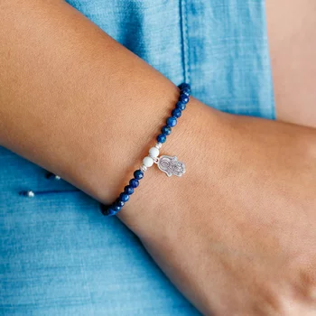 ÉLETERŐ Karkötő - Fatimai Kéz -  925 Sterling Ezüst Charm és gömbök 2,5 mm - Lapis Lazuli & Howlit Ásvány gyöngy - Kék zsinór