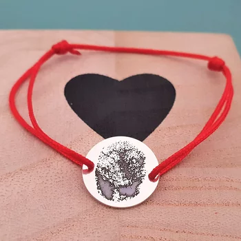 Érme karkötő ujjlenyomattal - Ezüst 925, piros zsinór