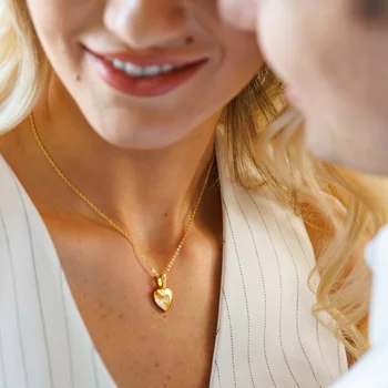 Fényképes Szárnyas Szív Nyaklánc - 18K Sárga Aranyozott 925 Sterling Ezüst - Körkapocs