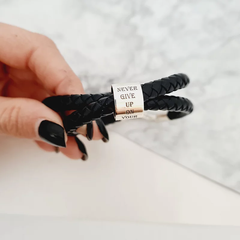 Ezüst Henger 2 Rétegű Fonott Bőr Karkötő